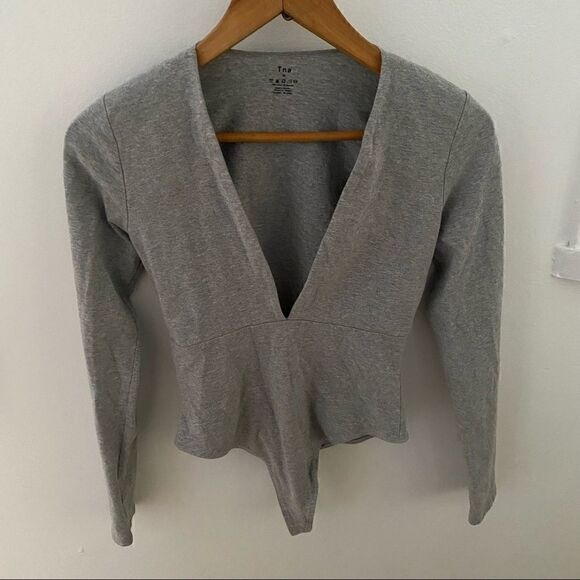 ARITZIA TNA Low Cut Long Sleeve Bodysuit Top In Light Grey ~ Size M Medium - Picture 1 of 7
